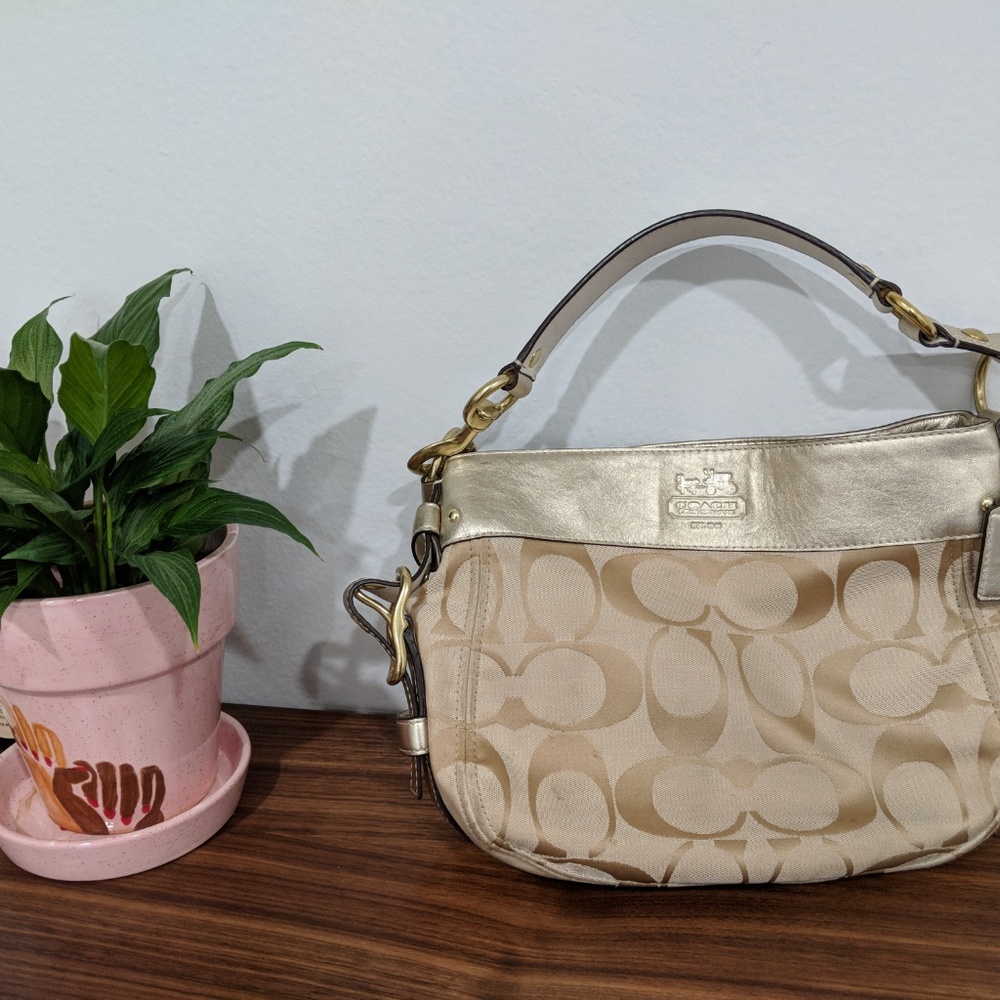 Authentic Coach Monogram Shoulder Handbag - Picture 6 of 8